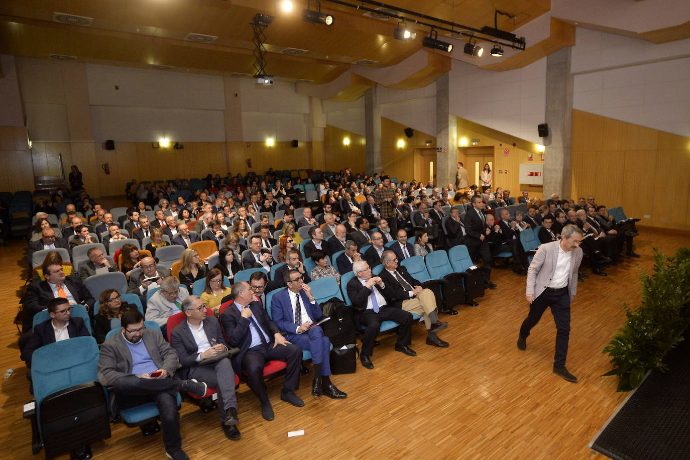 Fotos: Acto de reconocimiento a las empresas que respaldan las cátedras de la UMU