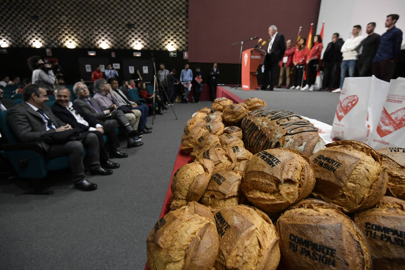 Fotos: El Real Murcia presenta su nueva ampliación de capital