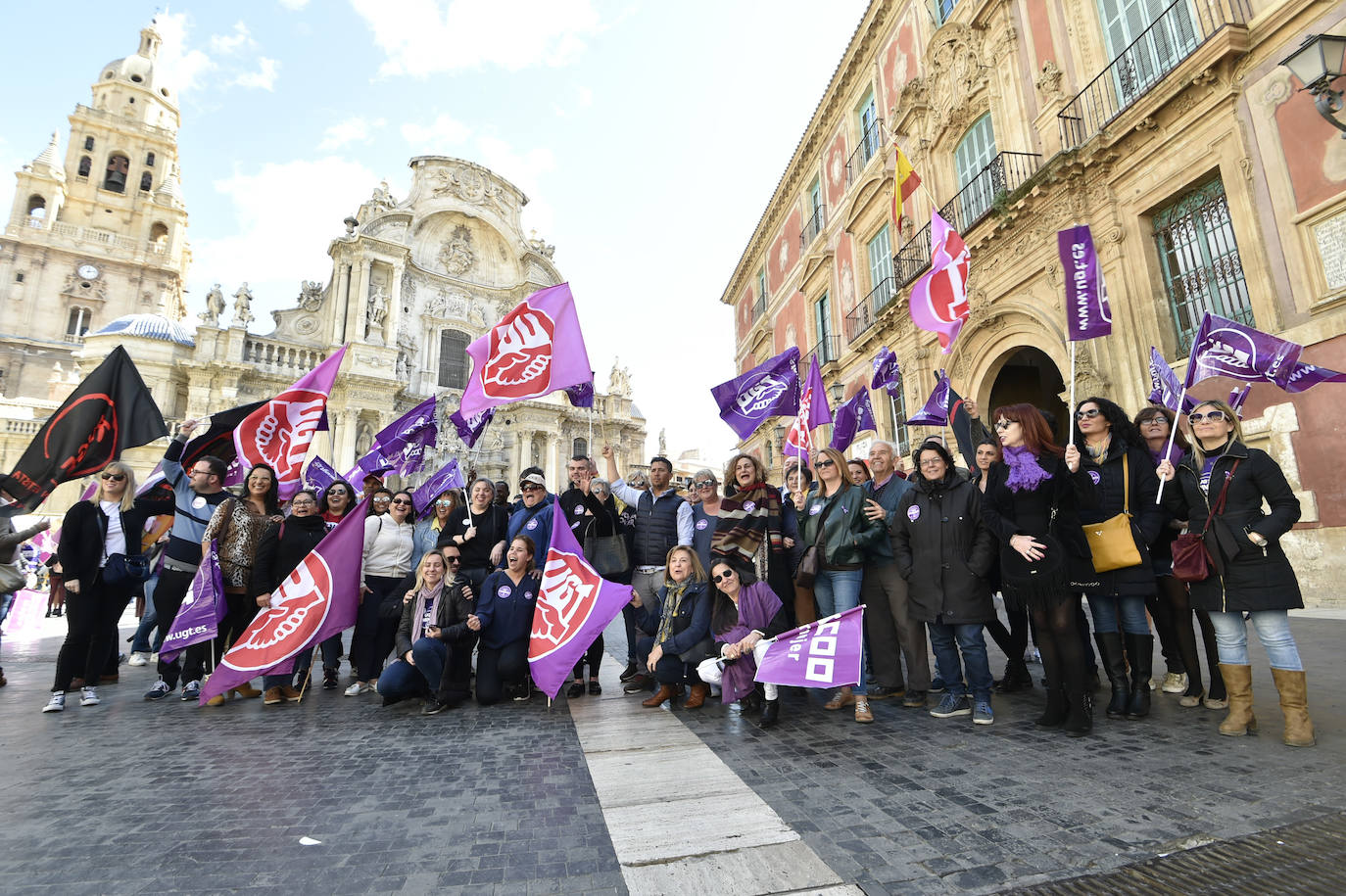 Fotos: Los estudiantes protestan en Murcia por una «ofensiva salvaje contra los derechos conquistados»