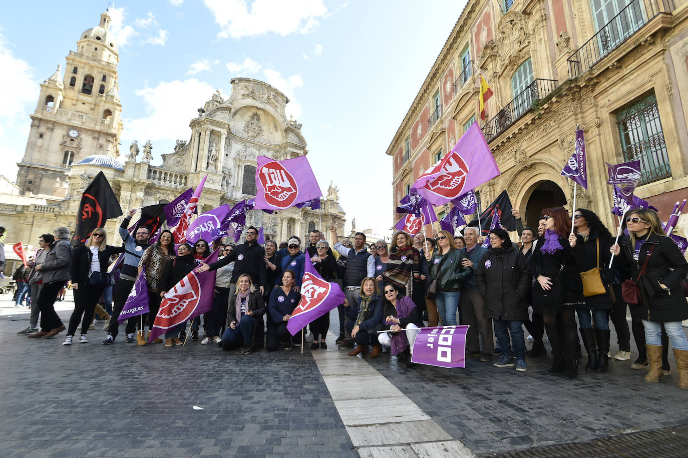 Fotos: Los estudiantes protestan en Murcia por una «ofensiva salvaje contra los derechos conquistados»