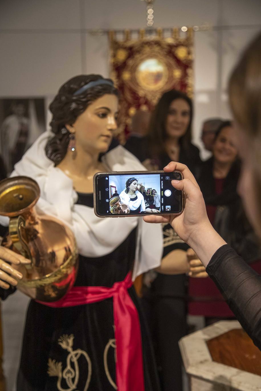 Fotos: Una muestra california repasa la historia de la Samaritana