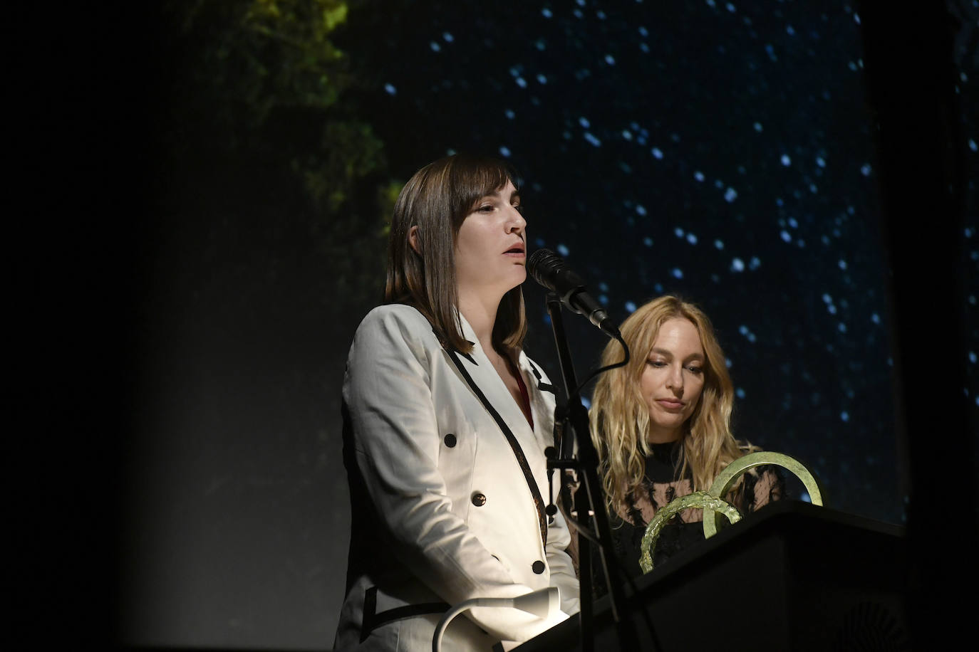 Fotos: &#039;Les enfants d&#039;Isadora&#039; y &#039;Carne&#039; triunfan en los premios IBAFF 2020