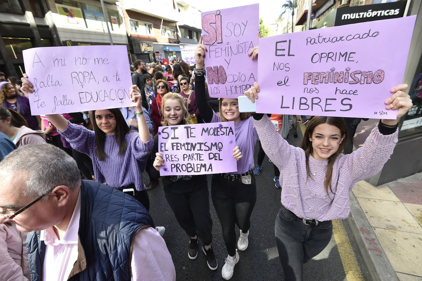 La manifestación transcurrió en un ambiente sano, alegre y reivindicativo.