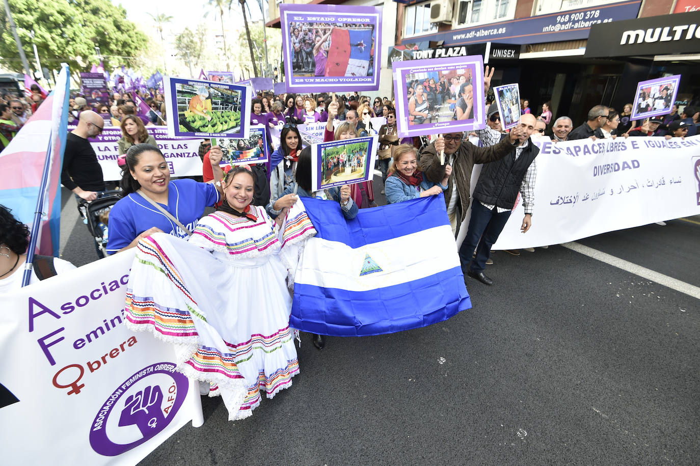 La manifestación transcurrió en un ambiente sano, alegre y reivindicativo.