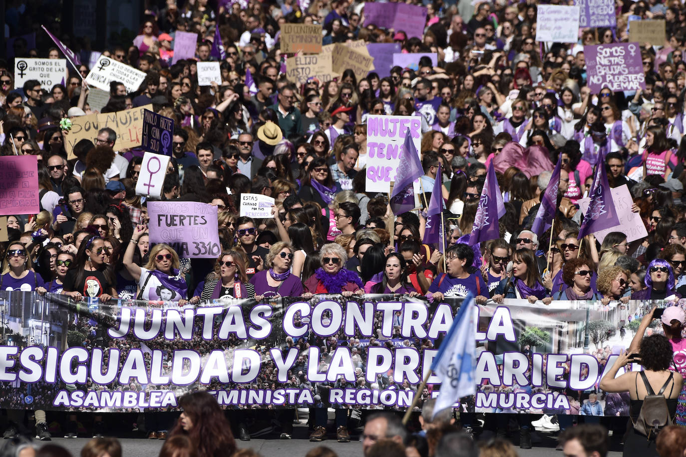 La manifestación transcurrió en un ambiente sano, alegre y reivindicativo.