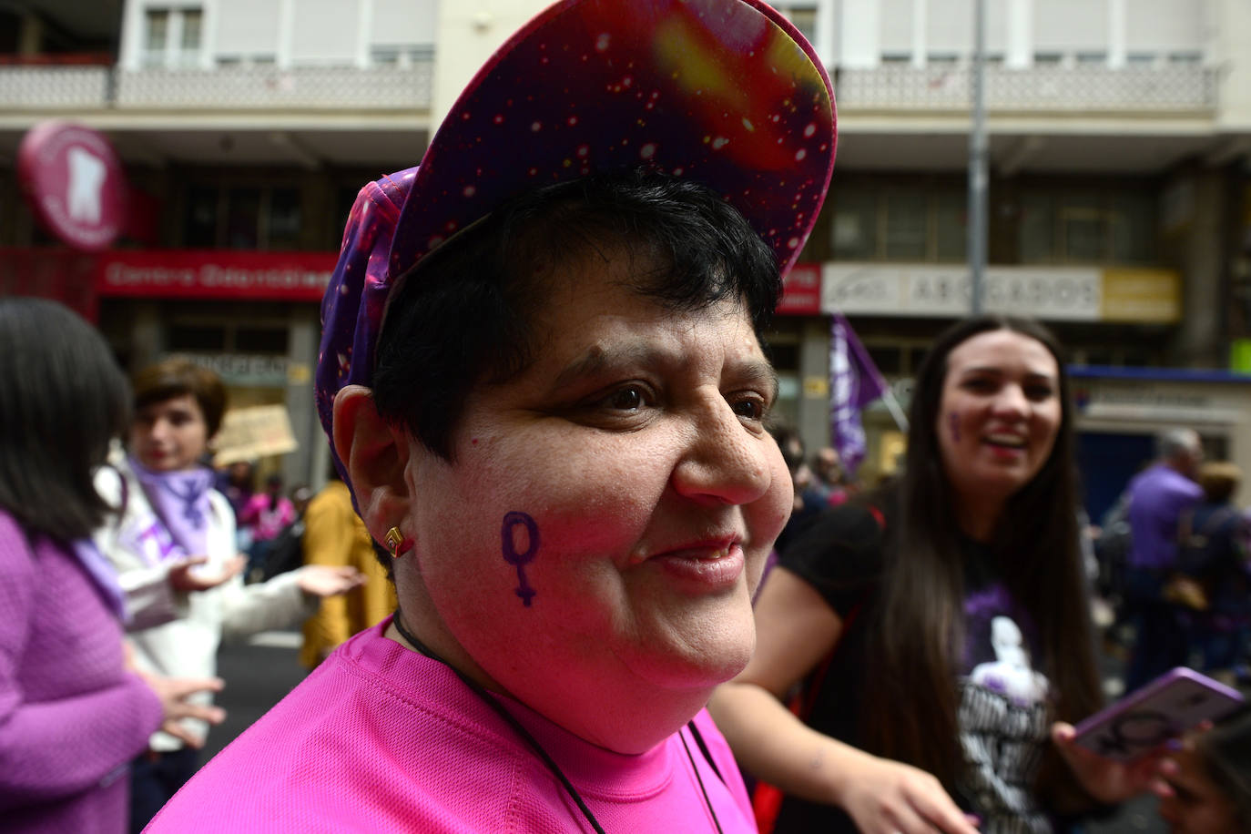 Fotos: Miles de voces claman en Murcia contra la desigualdad de las mujeres