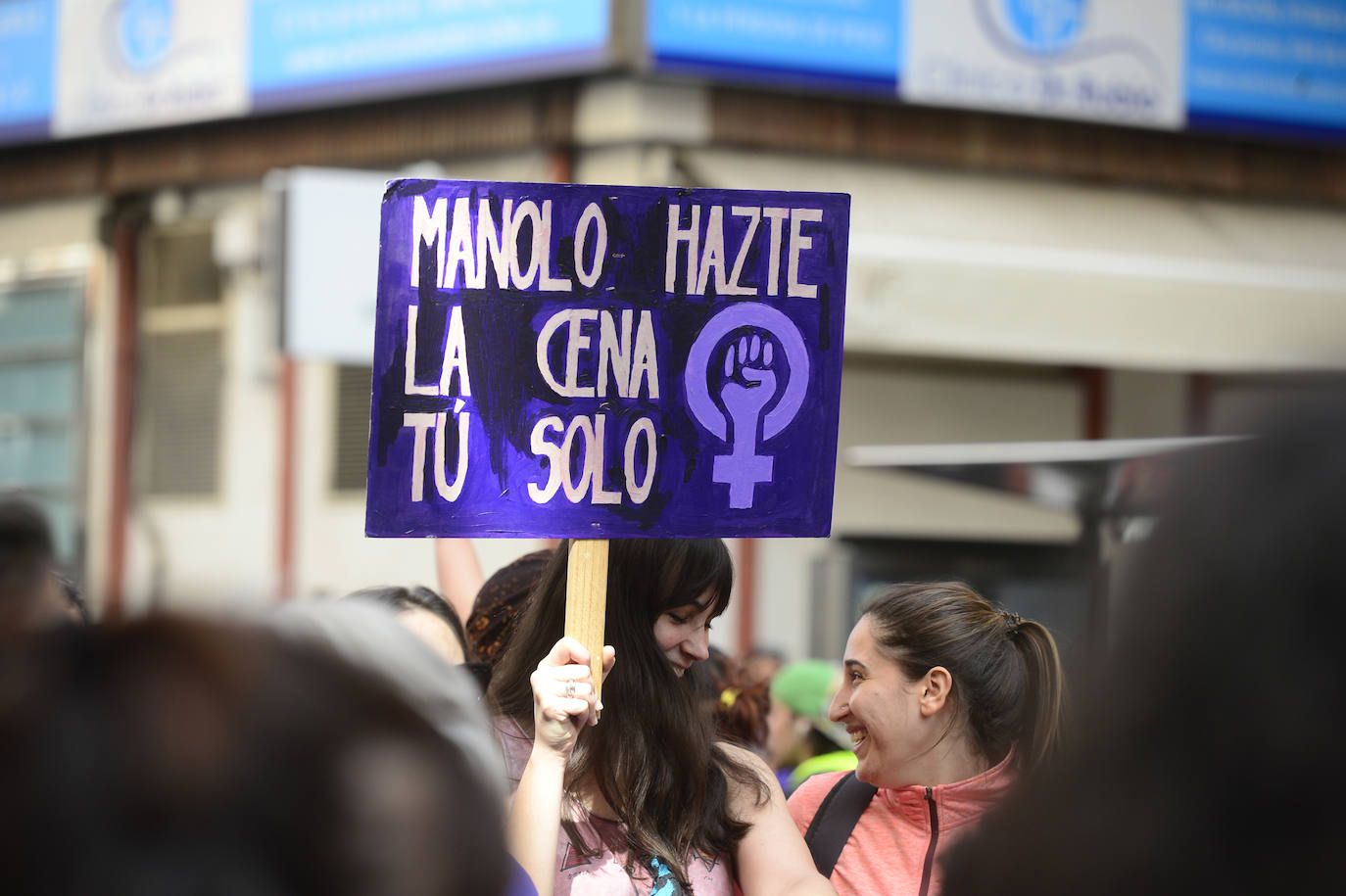 Fotos: Miles de voces claman en Murcia contra la desigualdad de las mujeres