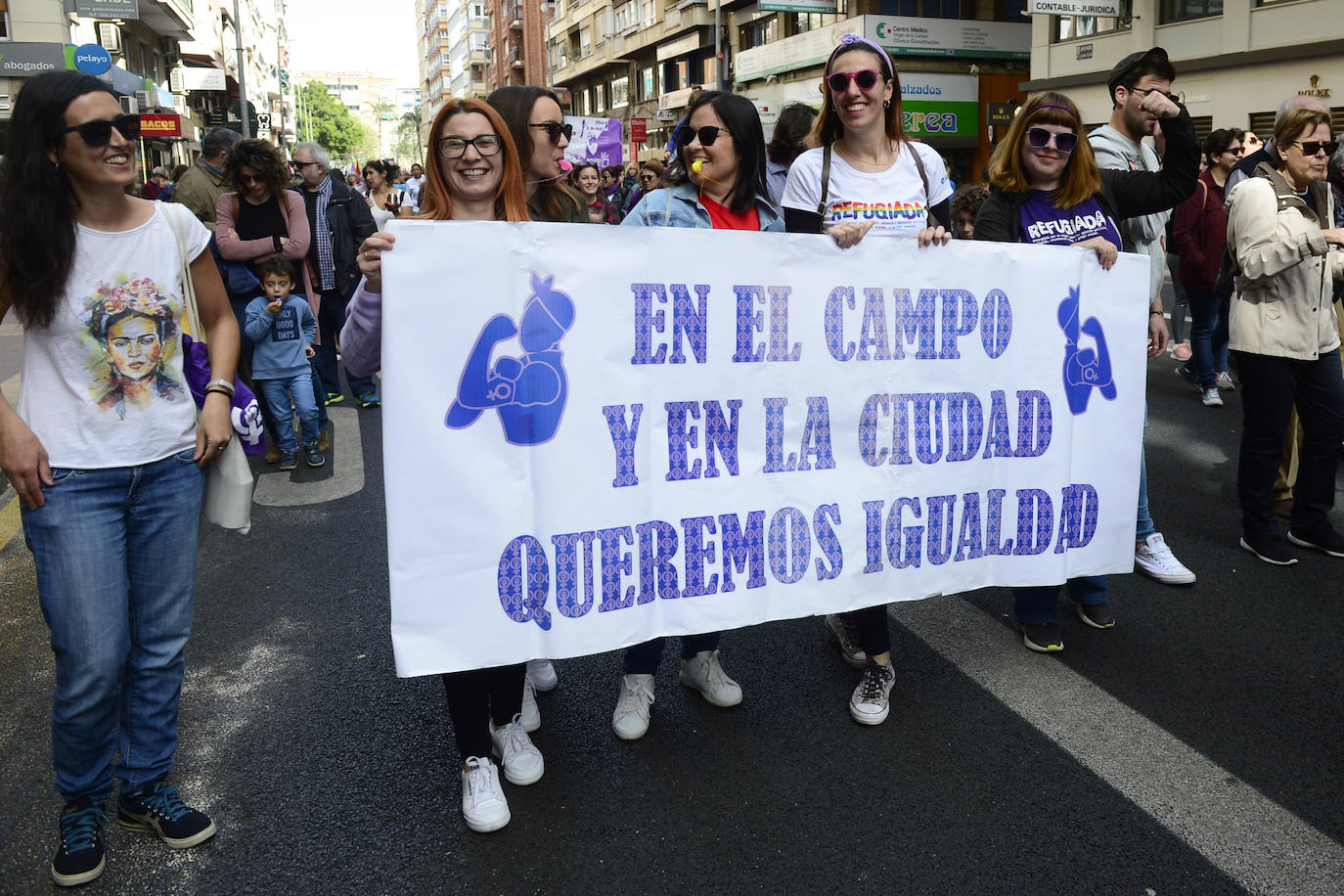 Fotos: Miles de voces claman en Murcia contra la desigualdad de las mujeres