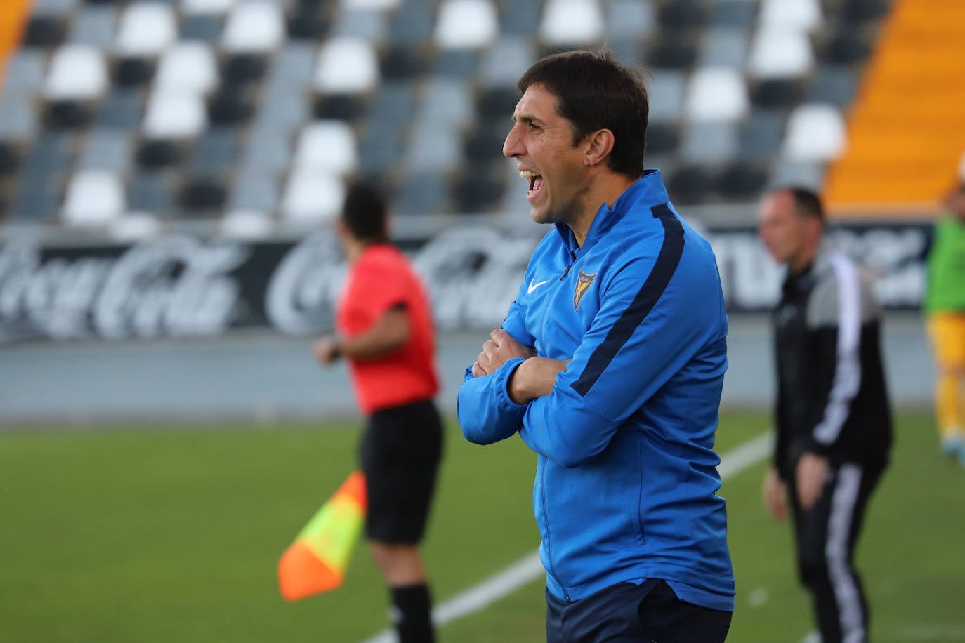 Fotos: El UCAM cae por la mínima en Badajoz