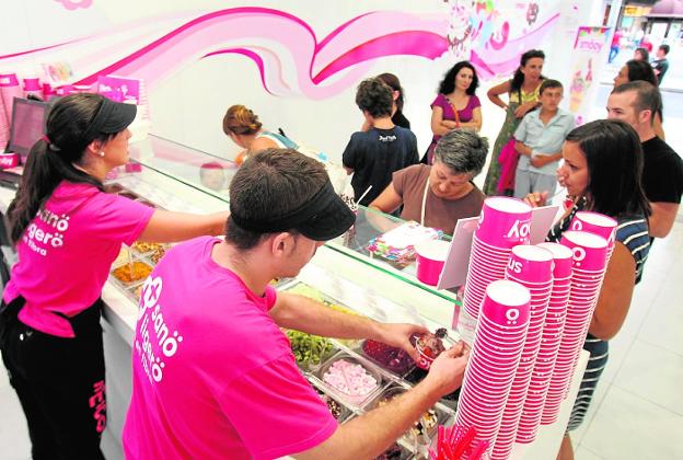 Local franquiciado por la firma alcantarillera Smöoy en el centro de Gijón. 