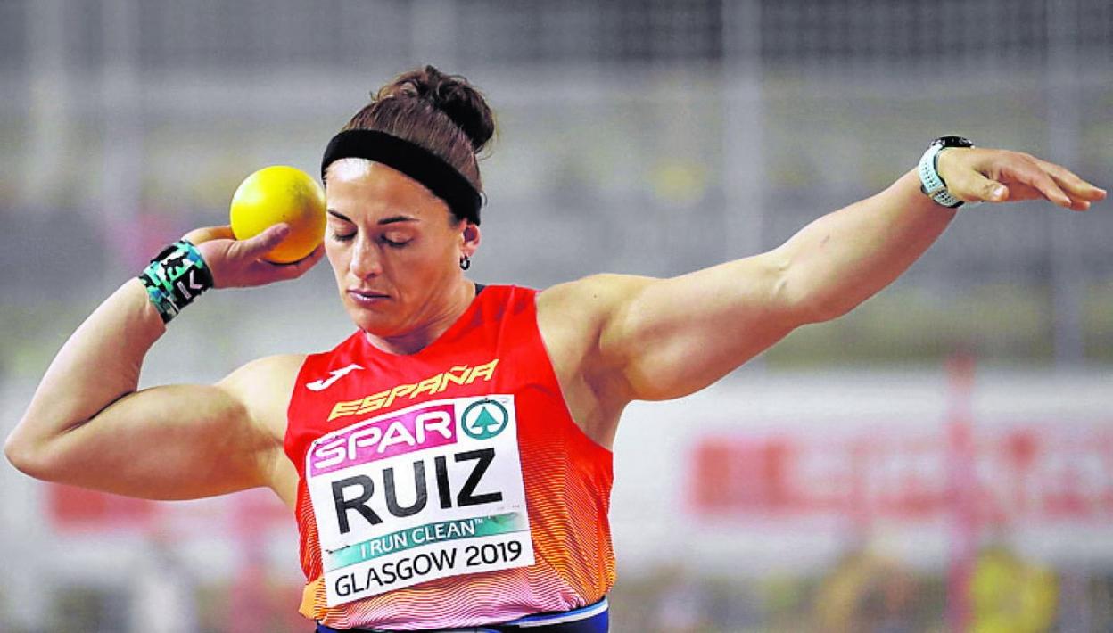 Úrsula Ruiz en un lanzamiento en el Europeo de Glasgow. 