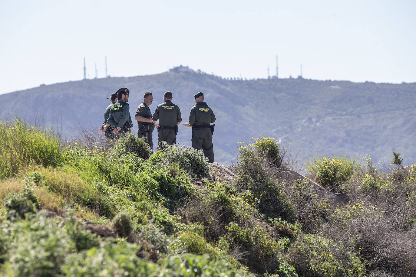 Fotos: La Guardia Civil mide los niveles de radiactividad en los suelos del Hondón