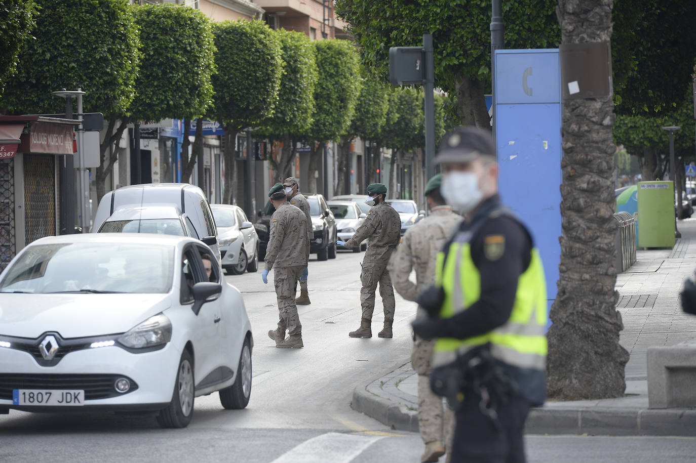 Fotos: Defensa despliega un escuadrón de zapadores paracaidistas en Alcantarilla