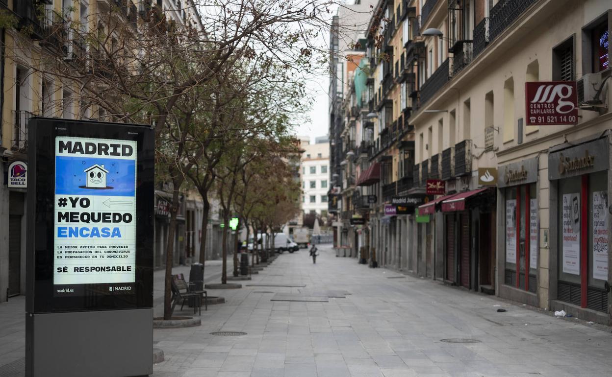 Las calles de Madrid, vacías tras decretarse el estado de alarma.