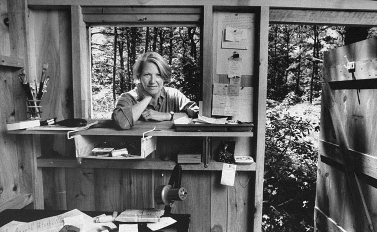Annie Dillard, en una fotografía tomada en 1977, cuando disfrutaba del éxito editorial con 'Una temporada en Tinker Creek'.
