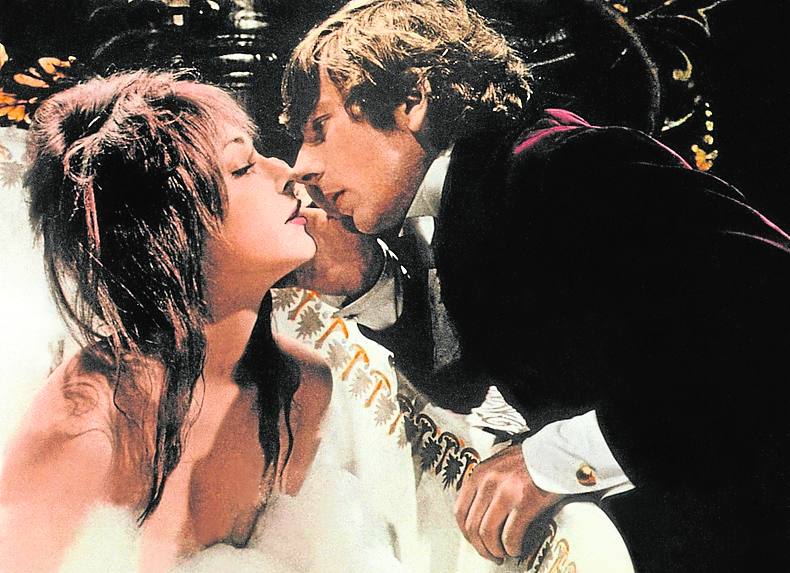 La malograda Sharon Tate y Roman Polanski, en 'El baile de los vampiros'. 