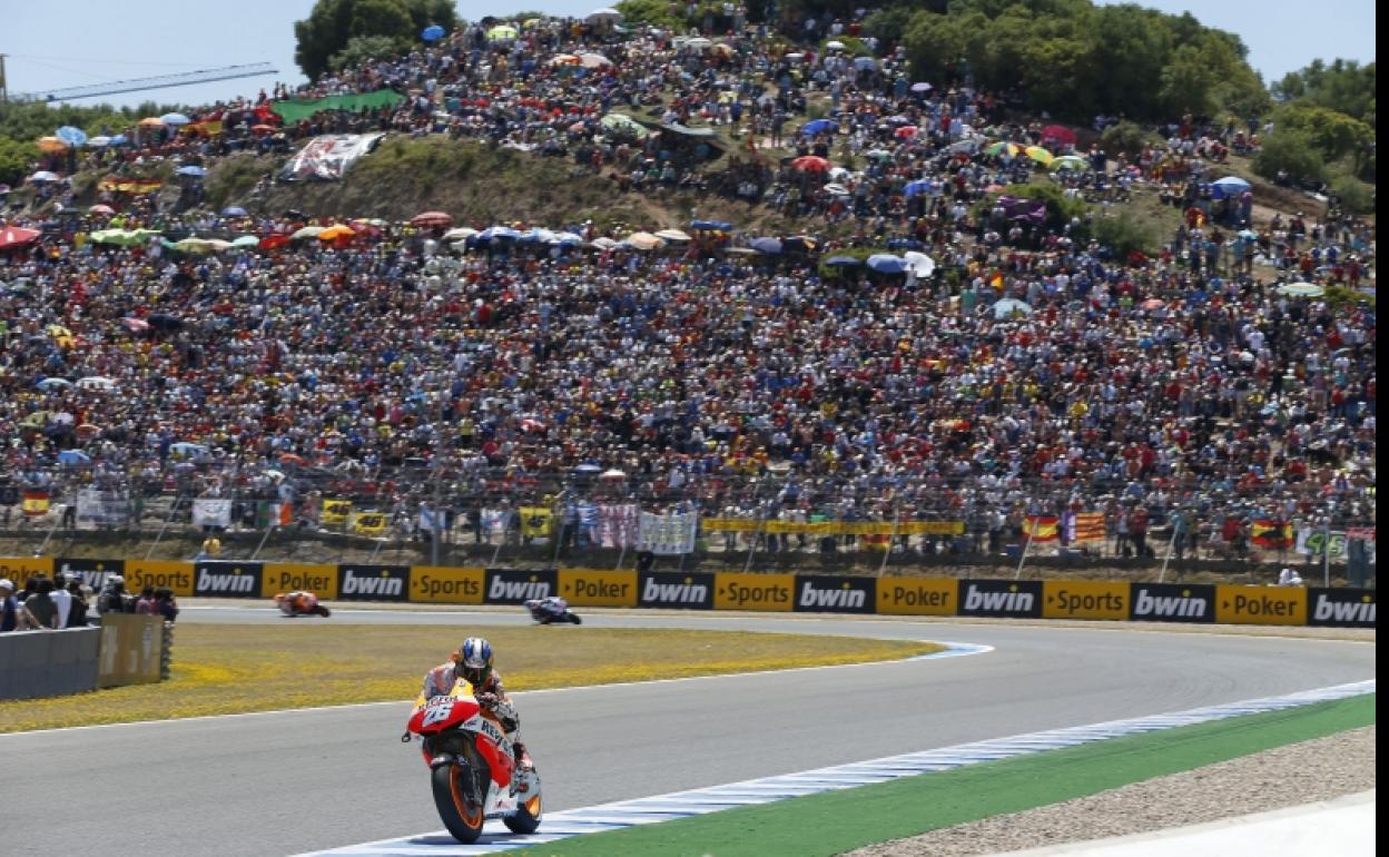 Circuito de Jerez repleto de aficionados. 