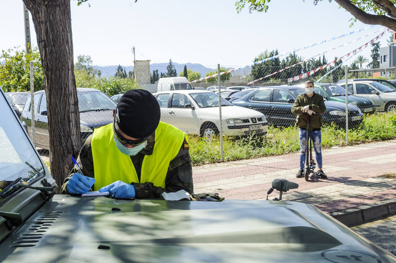 Fotos: Cerco en las carreteras a las escapadas de fin de semana