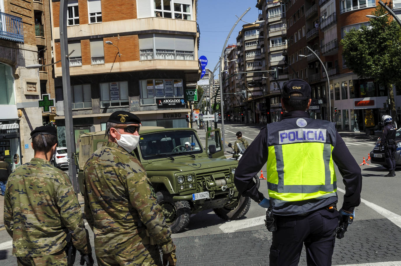 Fotos: Cerco en las carreteras a las escapadas de fin de semana