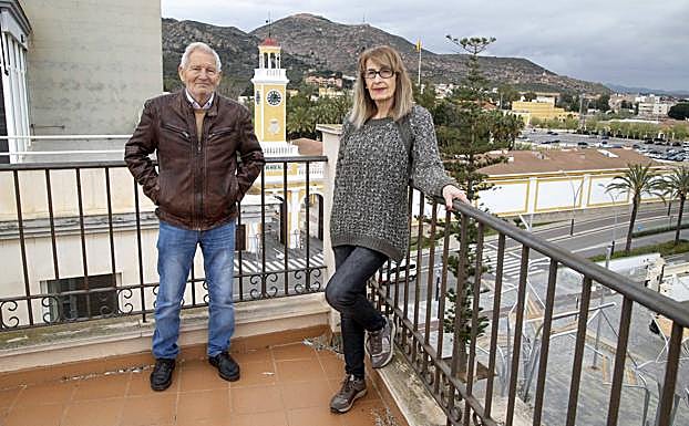 Vicente López y Tomasa Pérez, en su casa de Cartagena. 