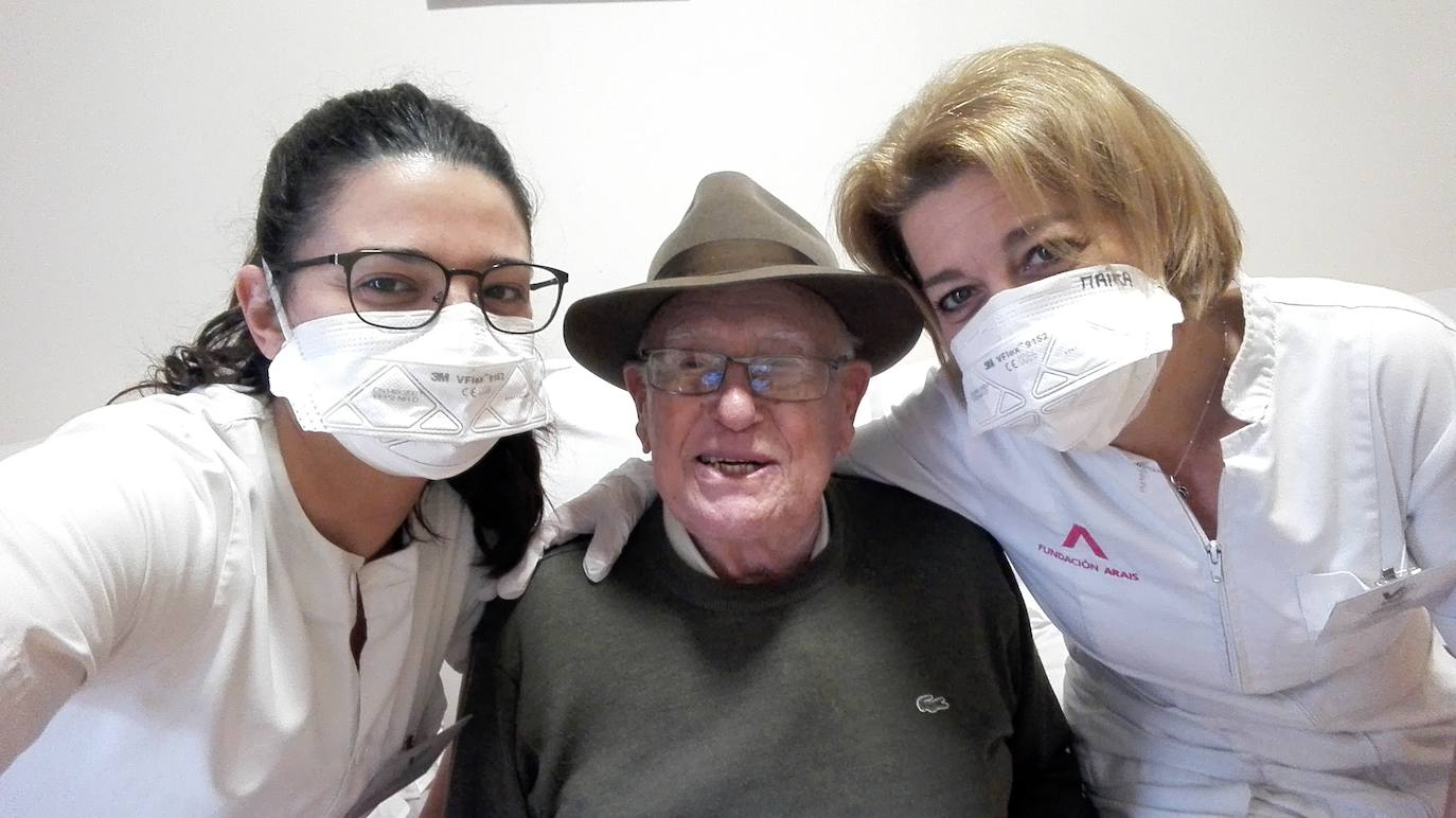 Fotos: Trabajadores de la residencia Vip Suites de Murcia se aislan junto a los usuarios