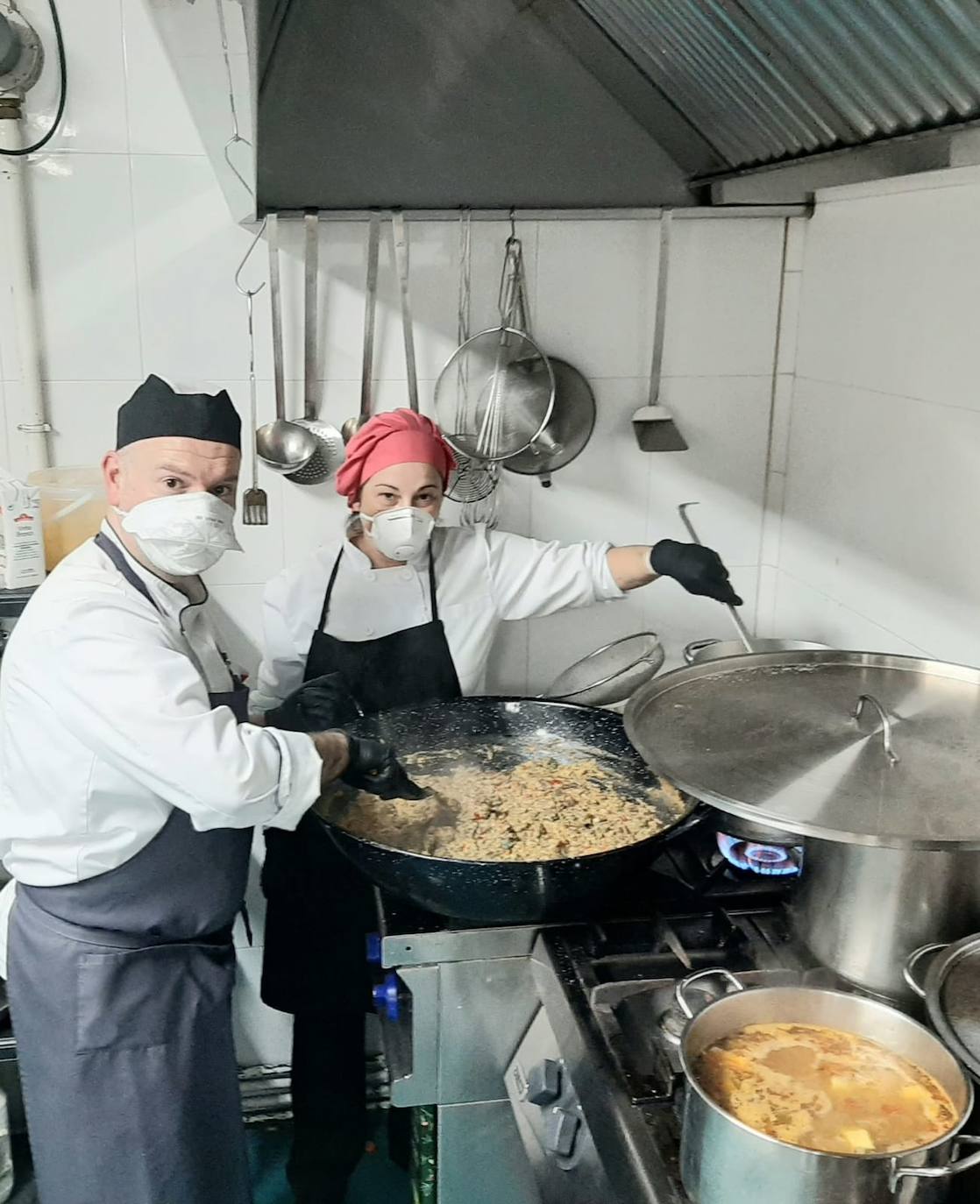 Fotos: Trabajadores de la residencia Vip Suites de Murcia se aislan junto a los usuarios