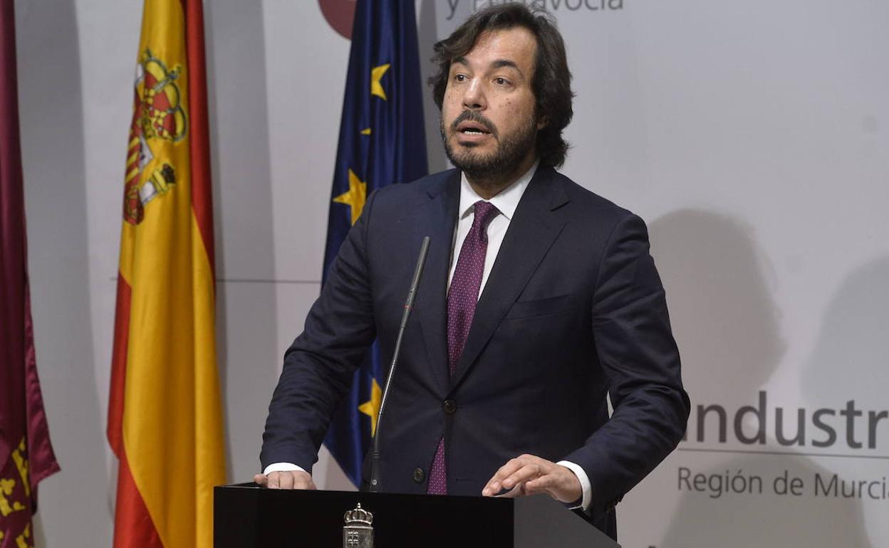 El consejero Miguel Motas en rueda de prensa, en una foto de archivo.