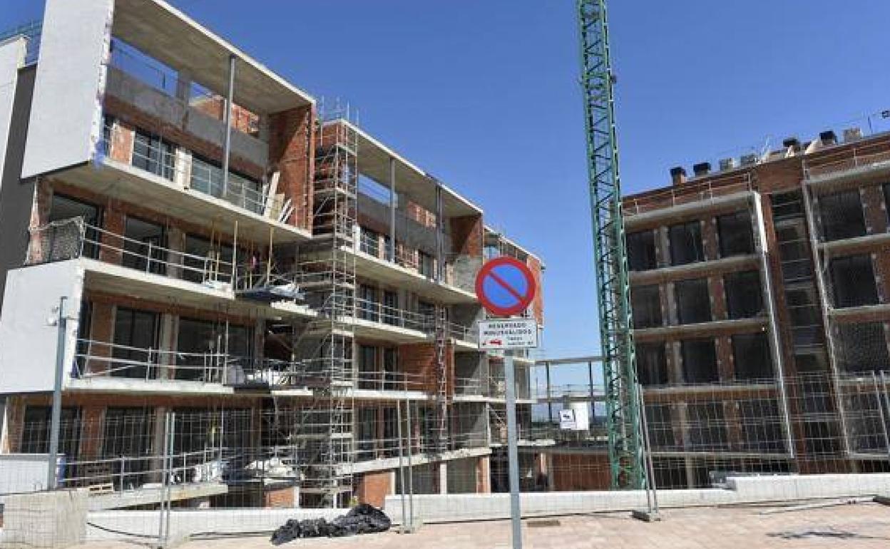 Obras de la construccion paradas en Murcia.