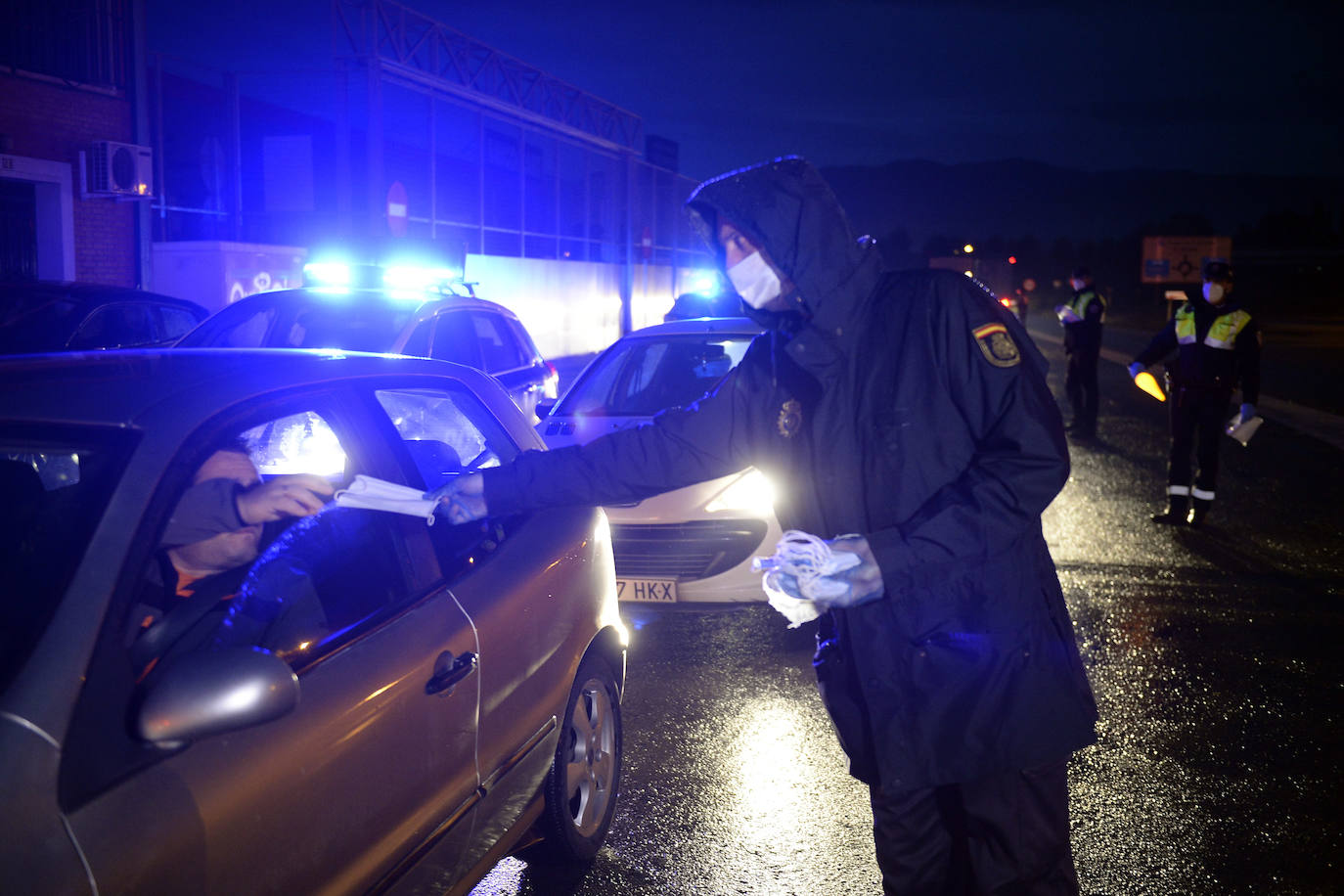 Fotos: Comienza el reparto de 334.000 mascarillas en la vuelta al trabajo en la Región