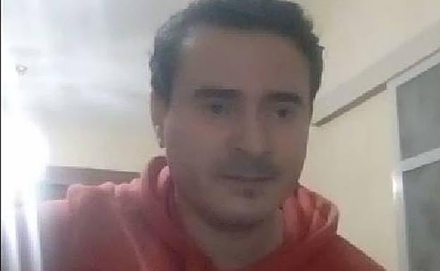 El alcalde de Albudeite canta 'Aunque tú no lo sepas'.