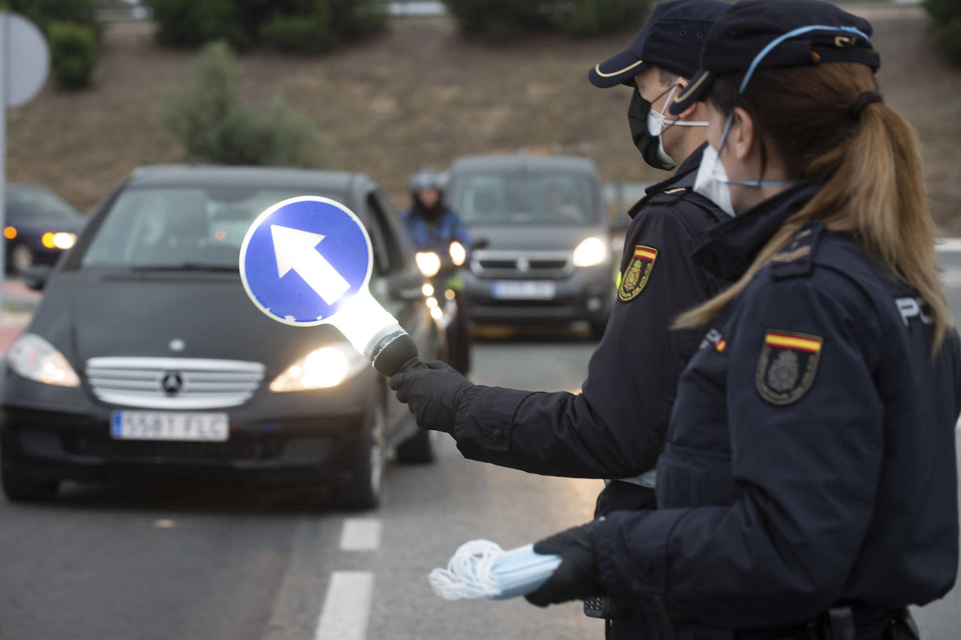 Fotos: Reparto de mascarillas el martes en Murcia