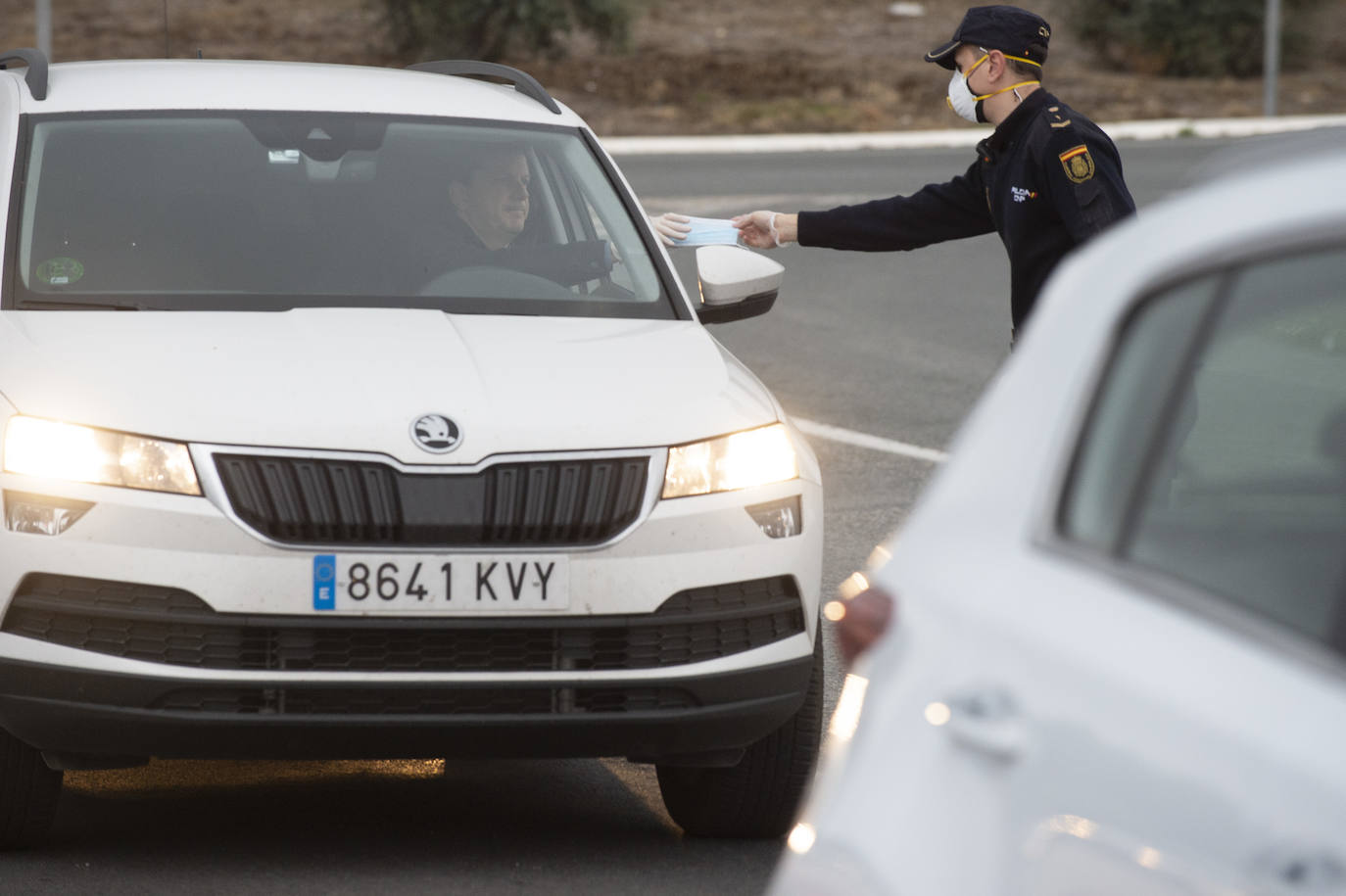 Fotos: Reparto de mascarillas el martes en Murcia