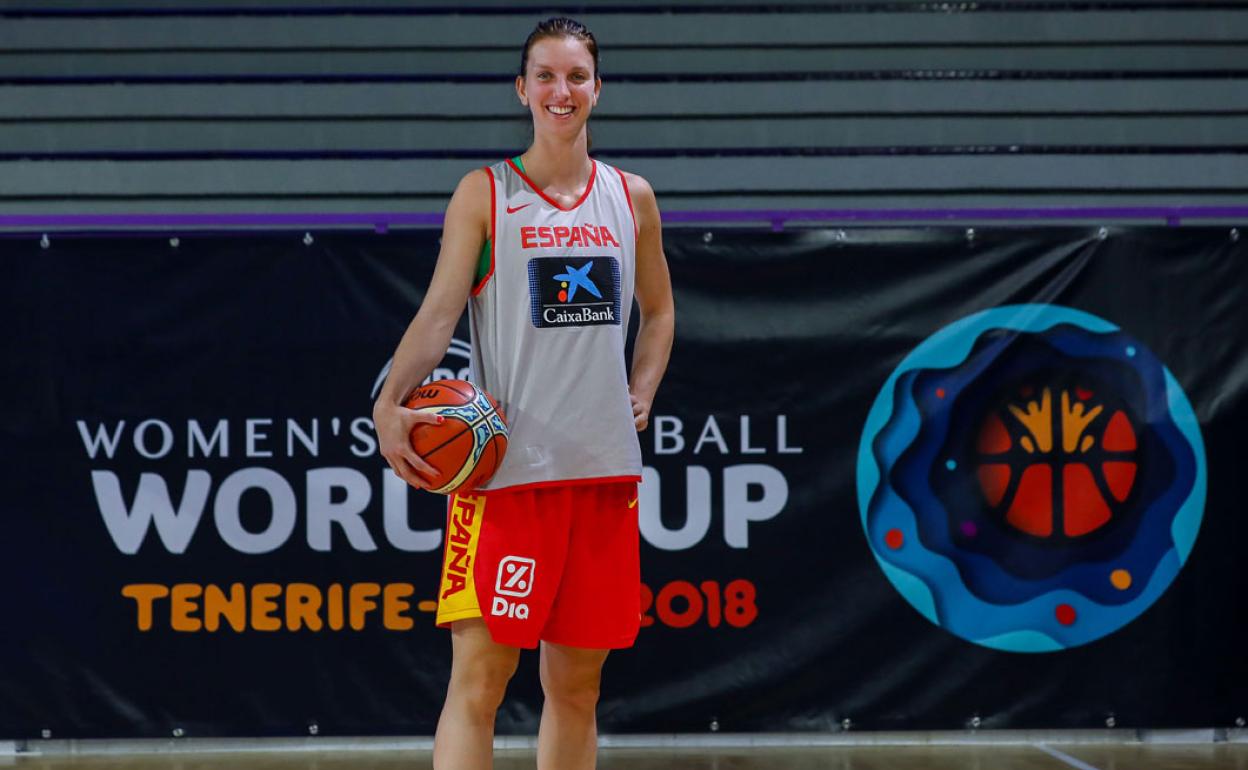 Laura Gil, durante una concentración con la selección española. 