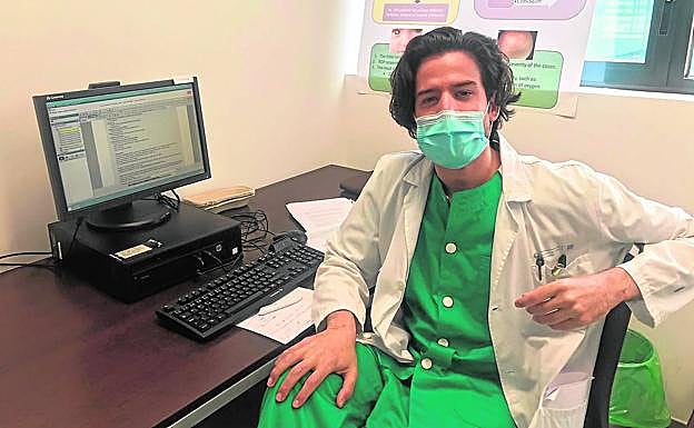 Javier Martínez Martín, oftalmólogo en el Hospital Universitario 12 de Octubre (Madrid).