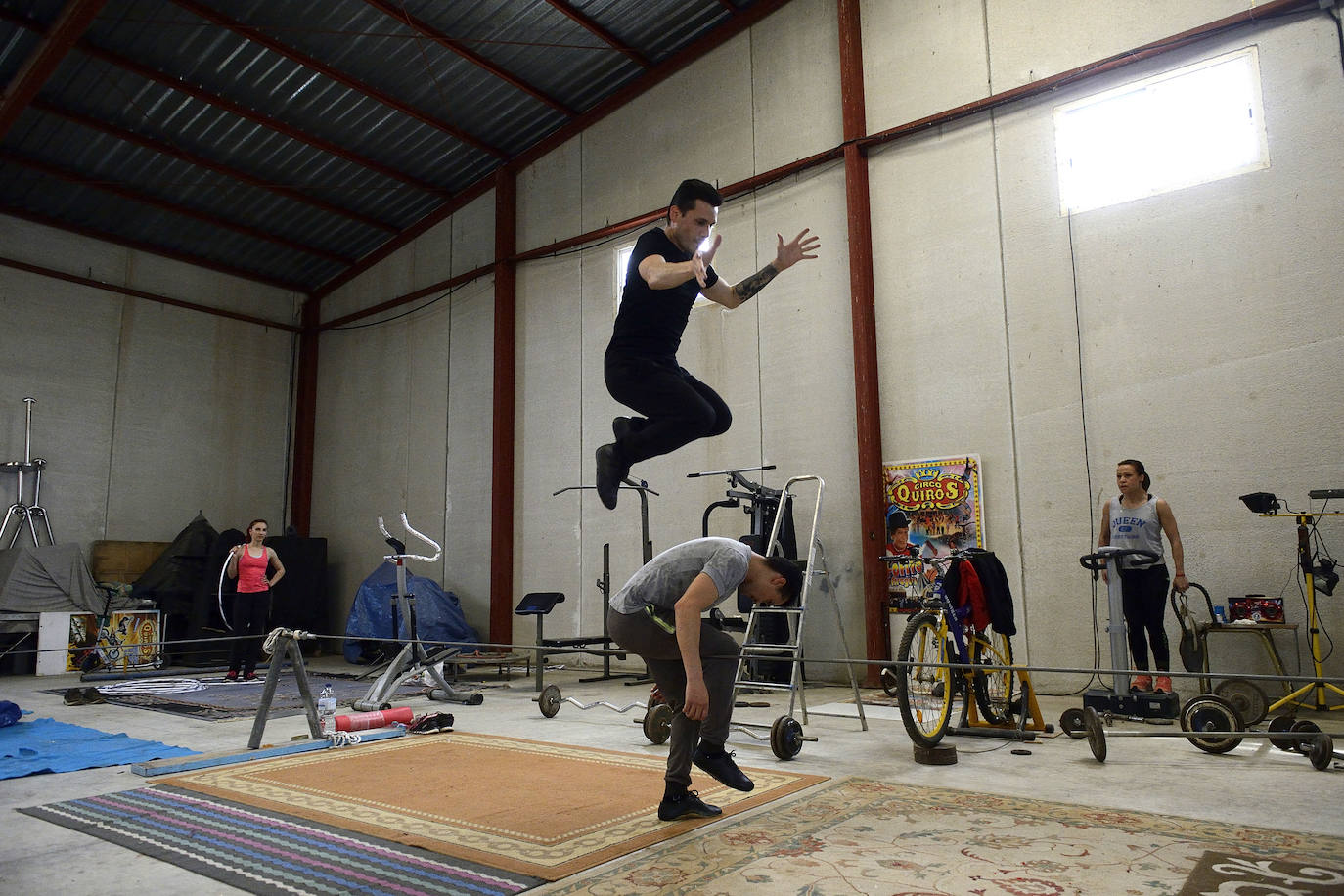 Fotos: Malabaristas y payasos en cuarentena