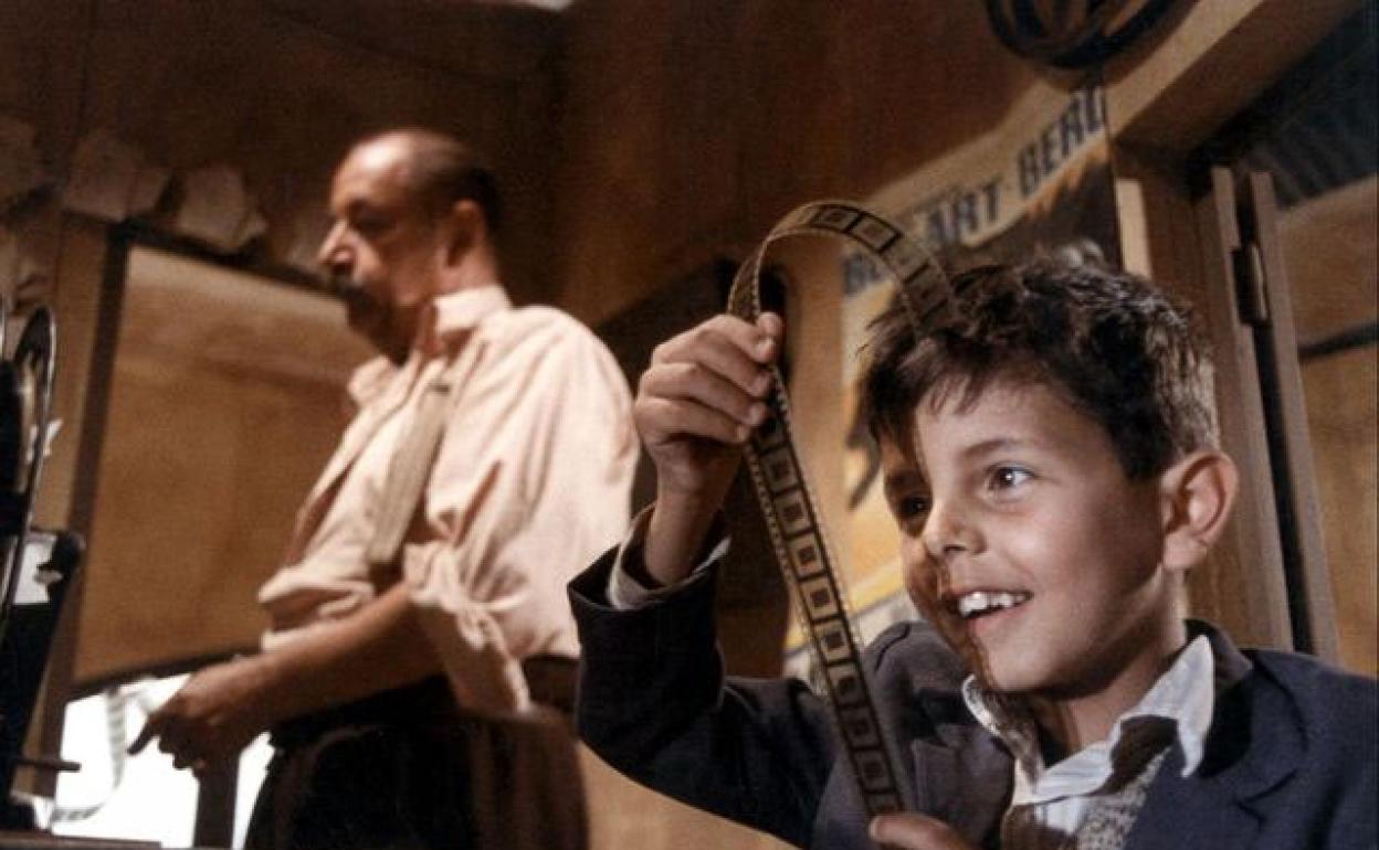 Fotograma de 'Cinema Paradiso'