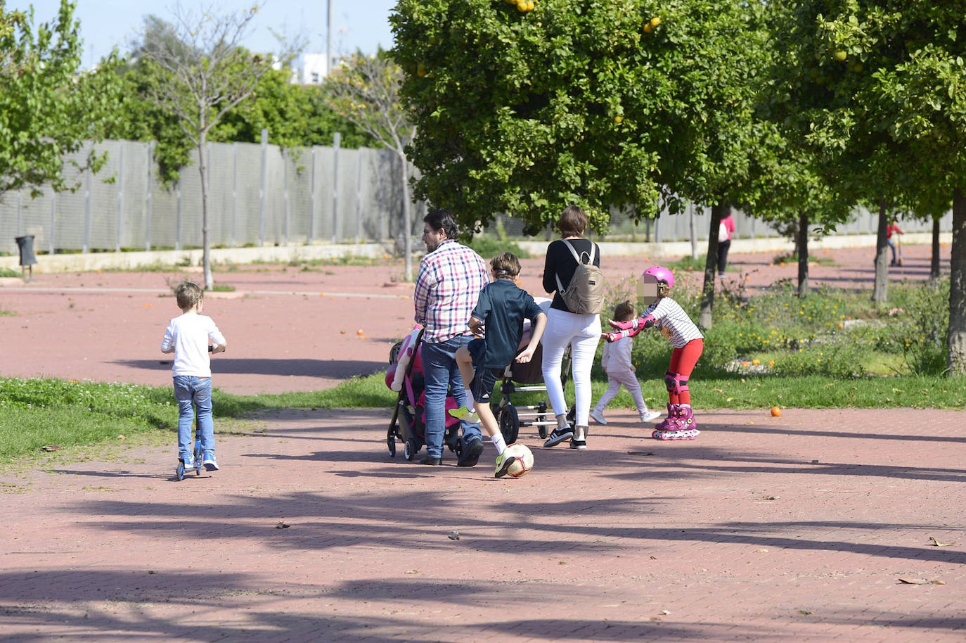 Fotos: Los niños vuelven a pasear por las calles de la Región