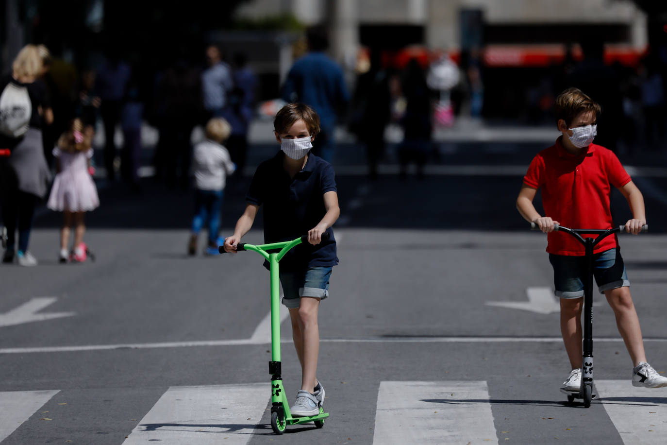 Fotos: Los niños vuelven a pasear por las calles de la Región