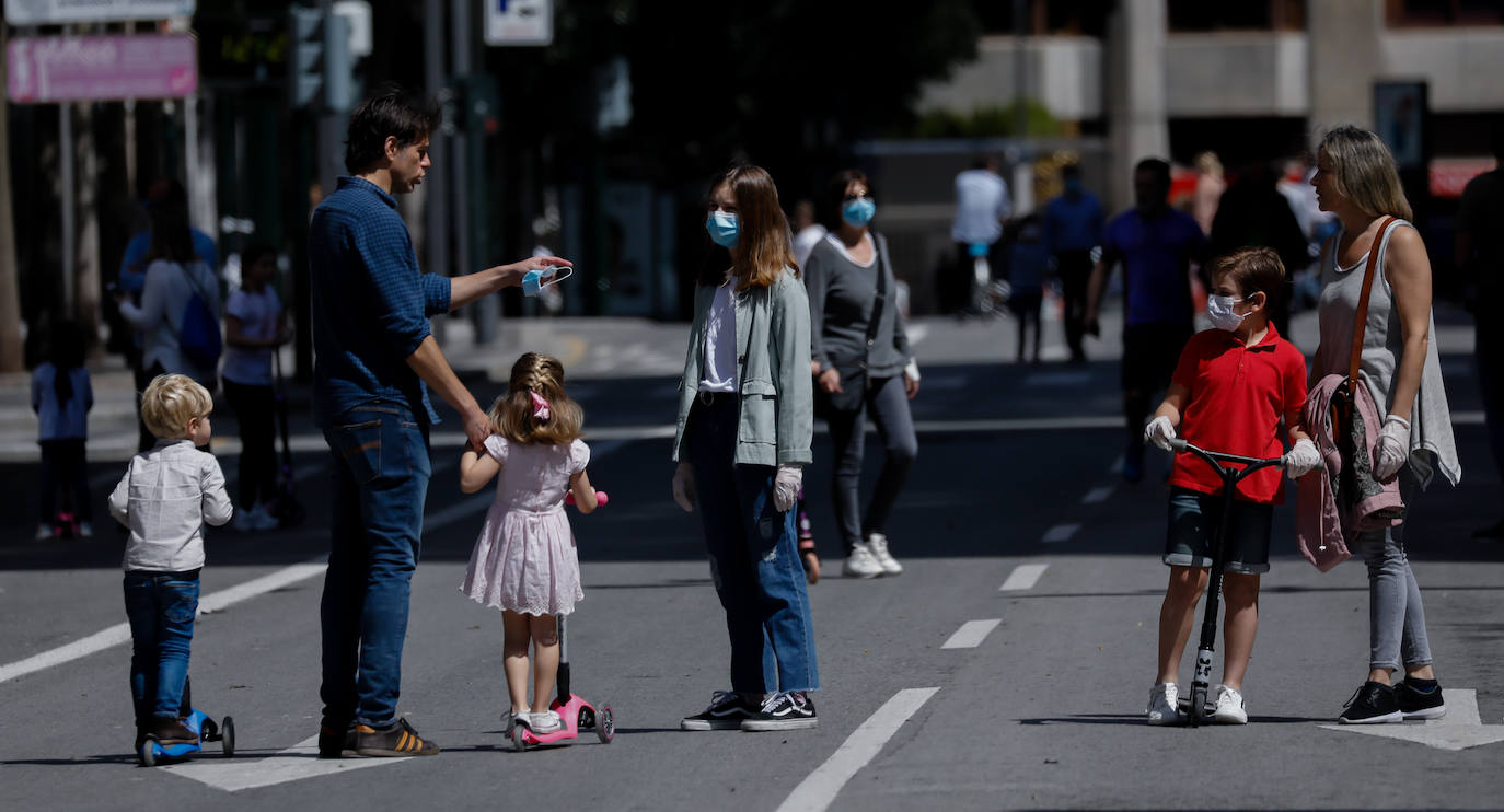 Fotos: Los niños vuelven a pasear por las calles de la Región