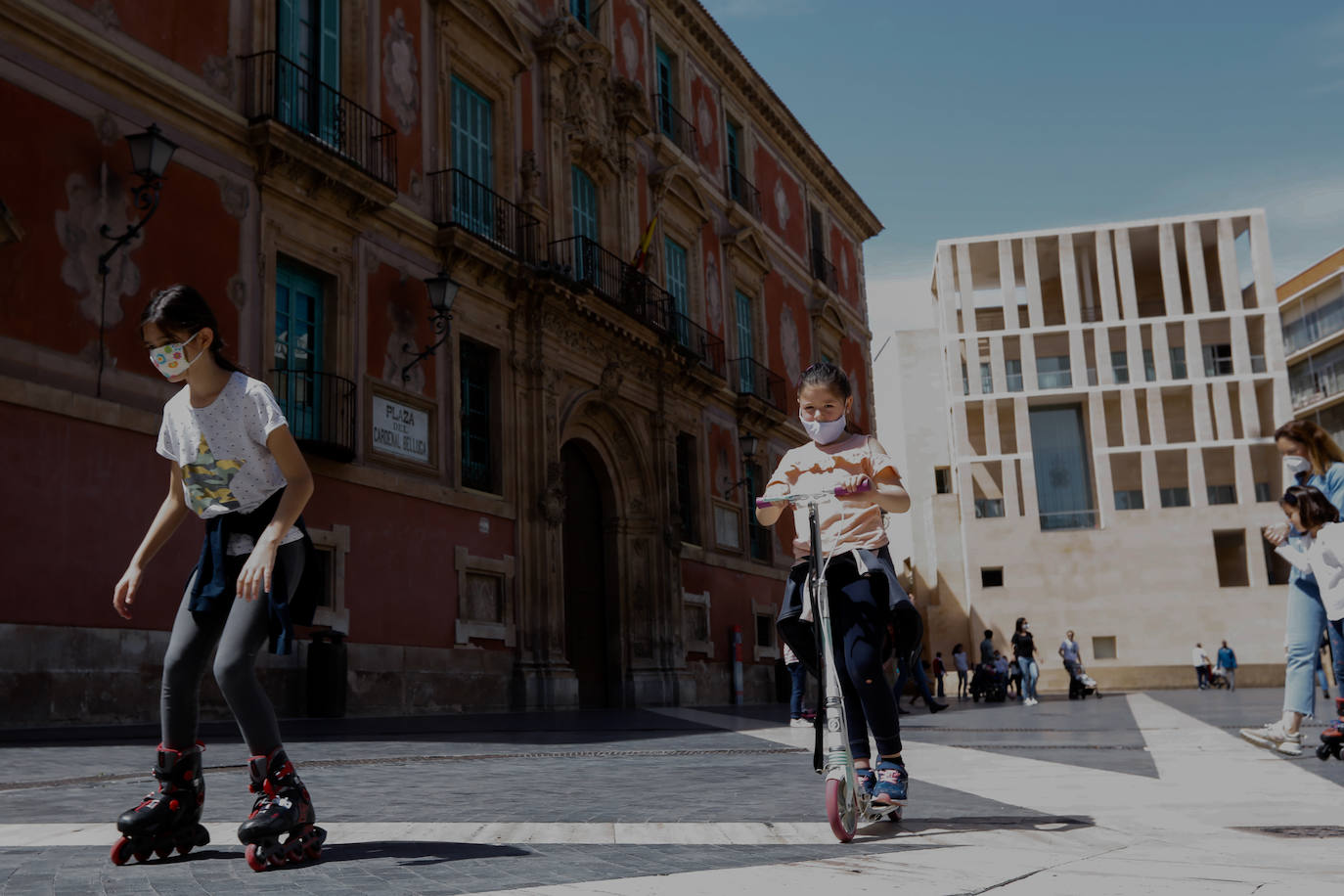 Fotos: Los niños vuelven a pasear por las calles de la Región