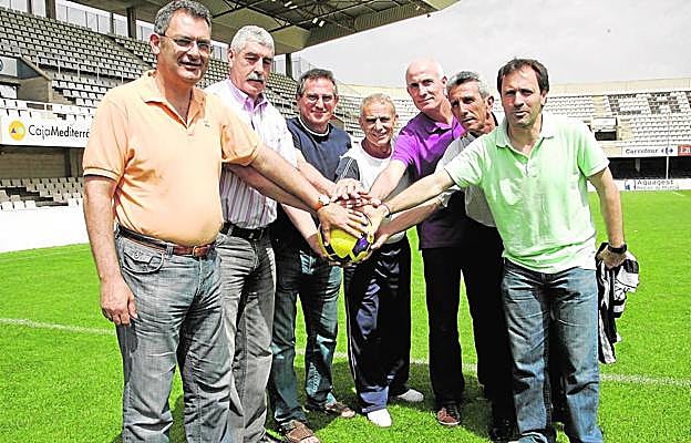 Huertas, Paco López, Pani, Arango, Paco Sánchez, Morote y el fallecido Sagarduy, protagonistas del ascenso del 82 en Torrejón de Ardoz.
