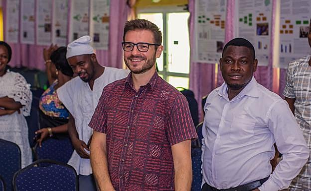 Santiago Sánchez, economista, trabaja para la organización IPA en Ghana. El cierre de fronteras le ha dejado trabajando desde Barcelona.