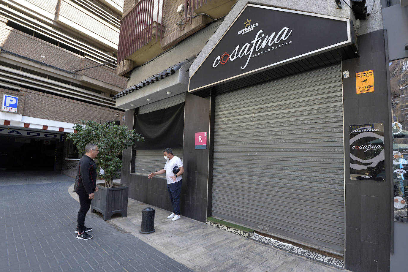 Fotos: Hostemur estima que solo la mitad de los bares de la Región abrirán terraza el lunes