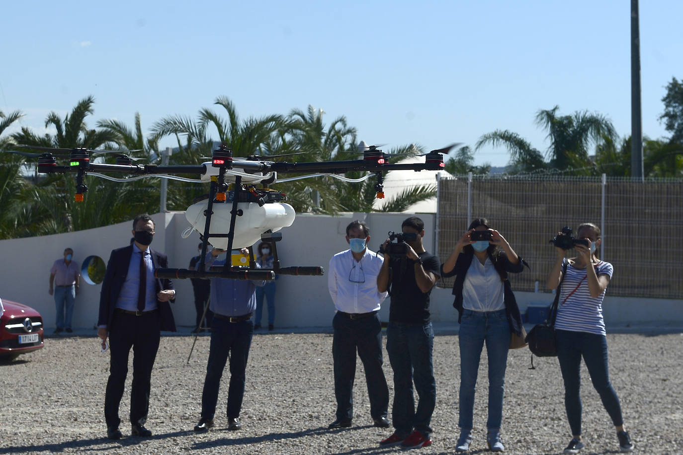 Fotos: Un helicóptero se une a la guerra contra el mosquito tigre en Murcia