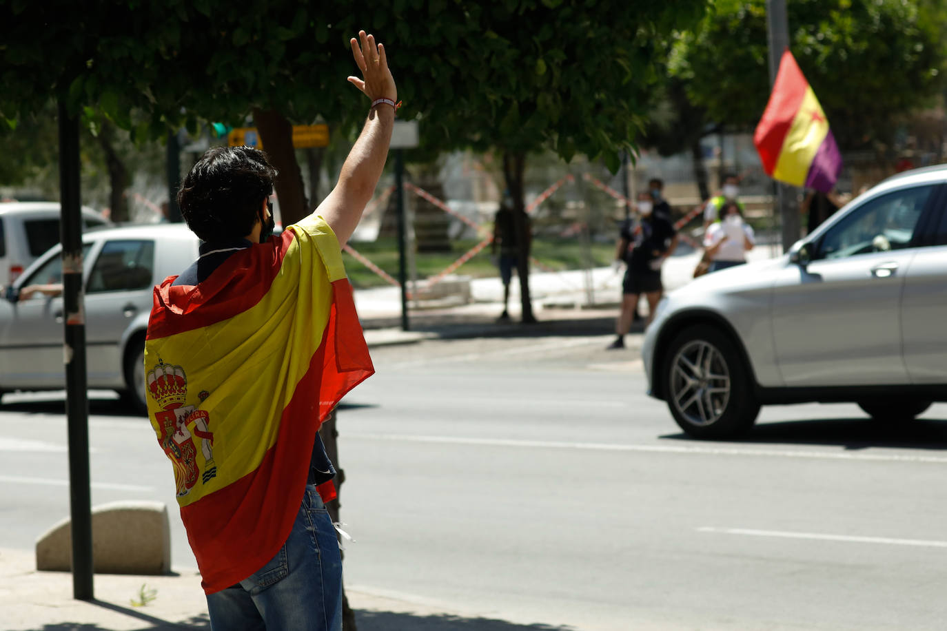 Fotos: Simpatizantes del PCPE se concentran en Murcia por un «plan urgente de emergencia social»