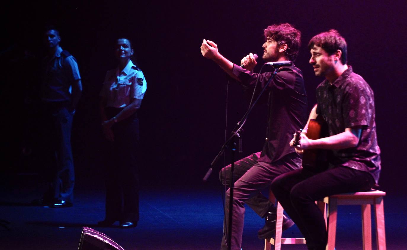 Fotos: Un abrazo musical a los que han arriesgado sus vidas