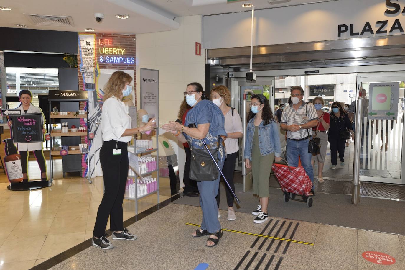 Fotos: Los centros comerciales vuelven tras más de dos meses