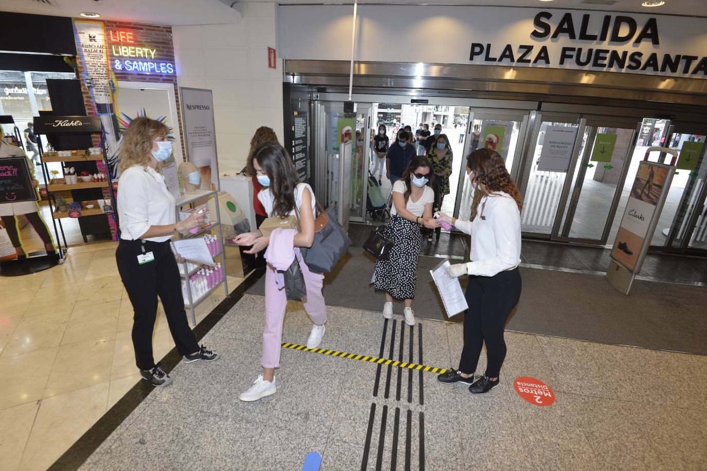 Fotos: Los centros comerciales vuelven tras más de dos meses