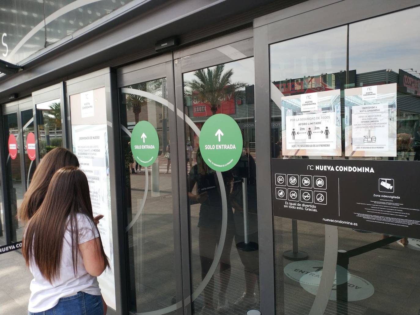 Fotos: Los centros comerciales vuelven tras más de dos meses