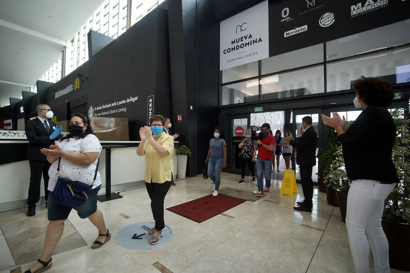 Fotos: Los centros comerciales vuelven tras más de dos meses